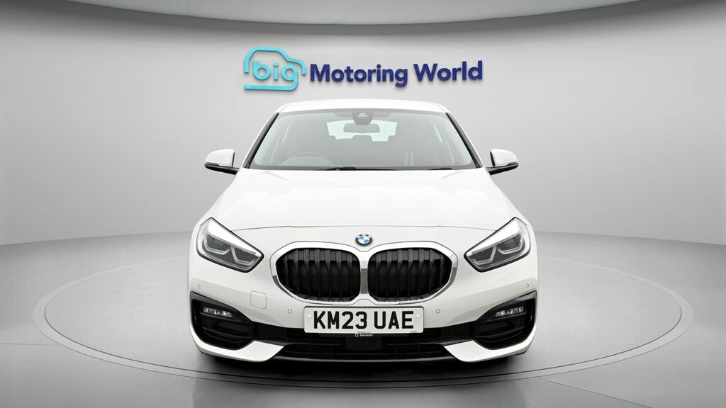 BMW 1 Series Sport White #2