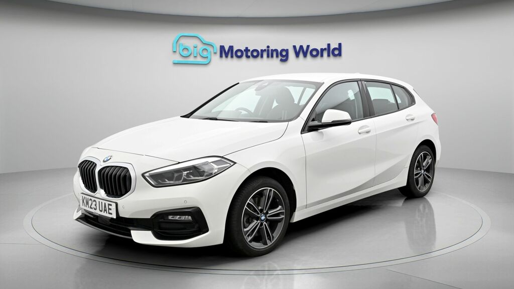 BMW 1 Series Sport White #3