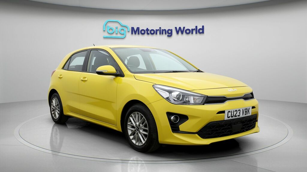 Kia RIO 2 Yellow