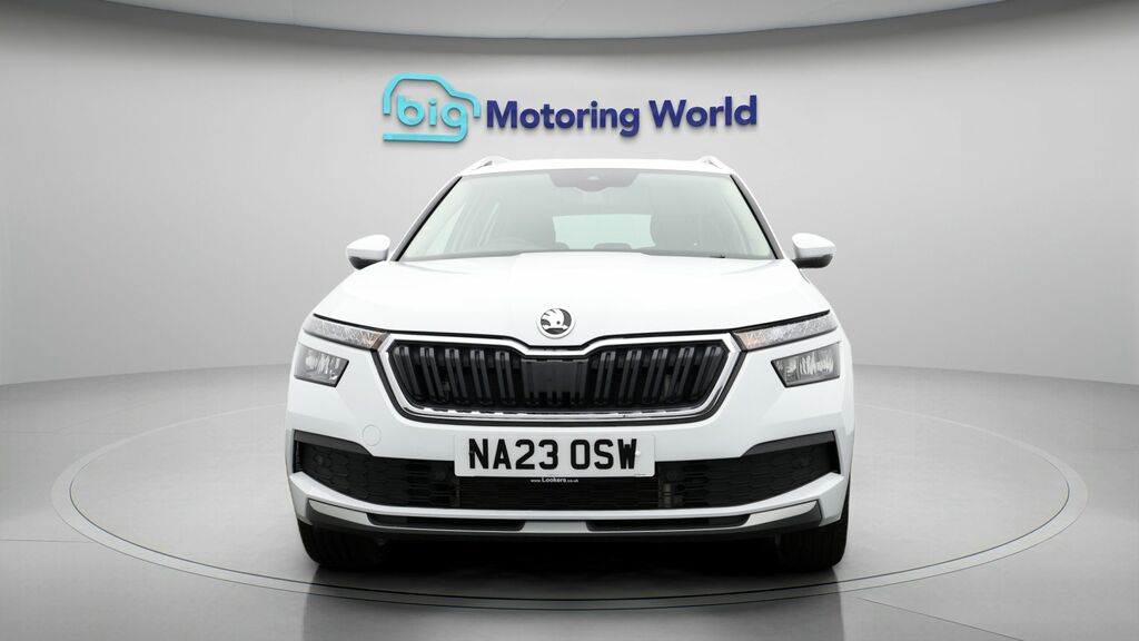 Skoda Kamiq Se L Executive White #3