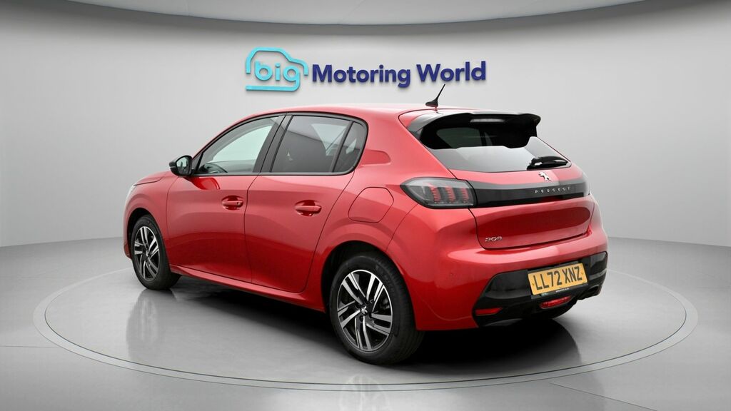 Peugeot 208 Allure Premium Red #5