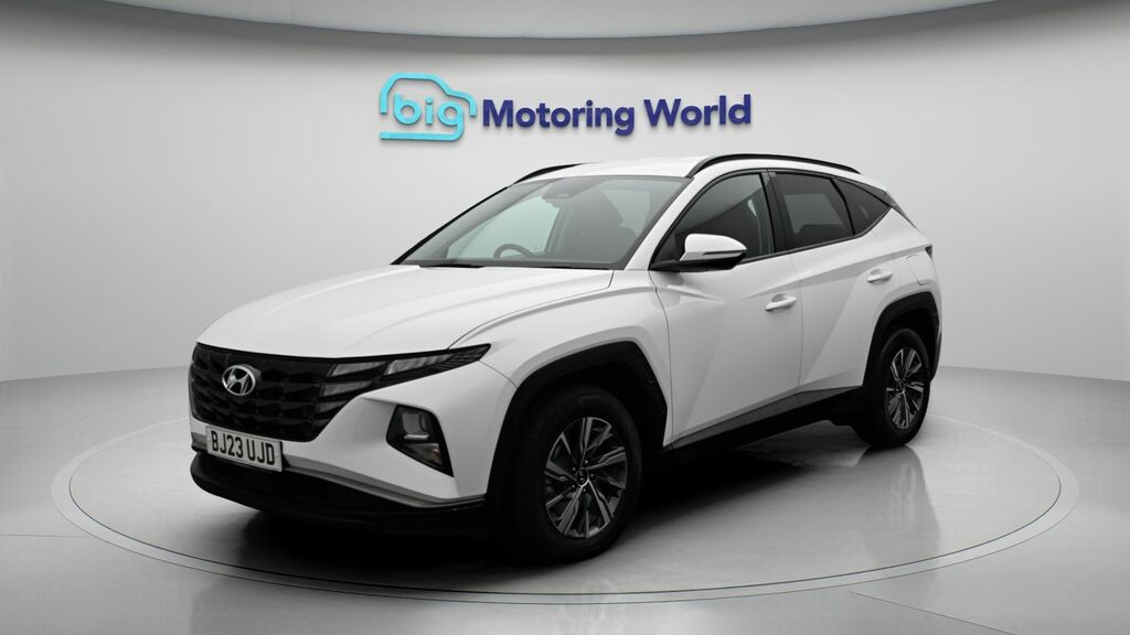Hyundai Tucson Se Connect White #3