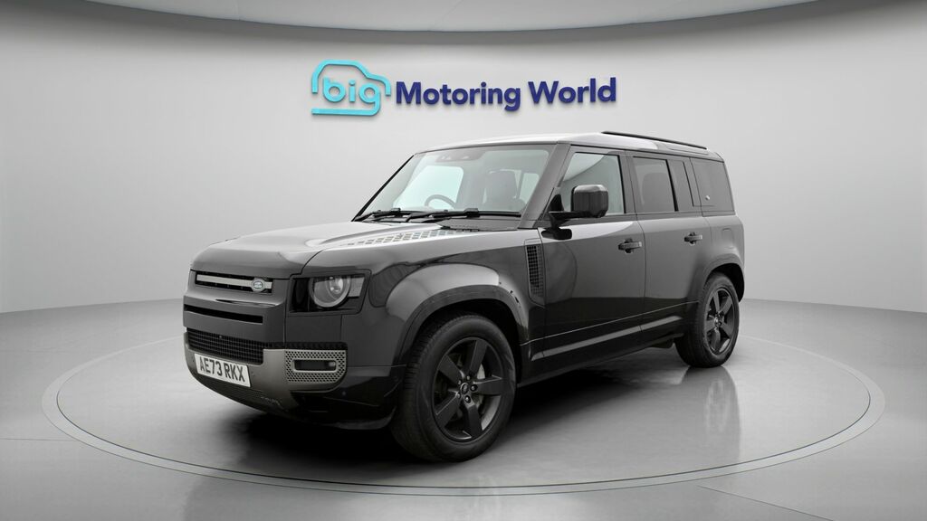Land Rover Defender 110 X-dynamic Hse AE73RKX Black #3