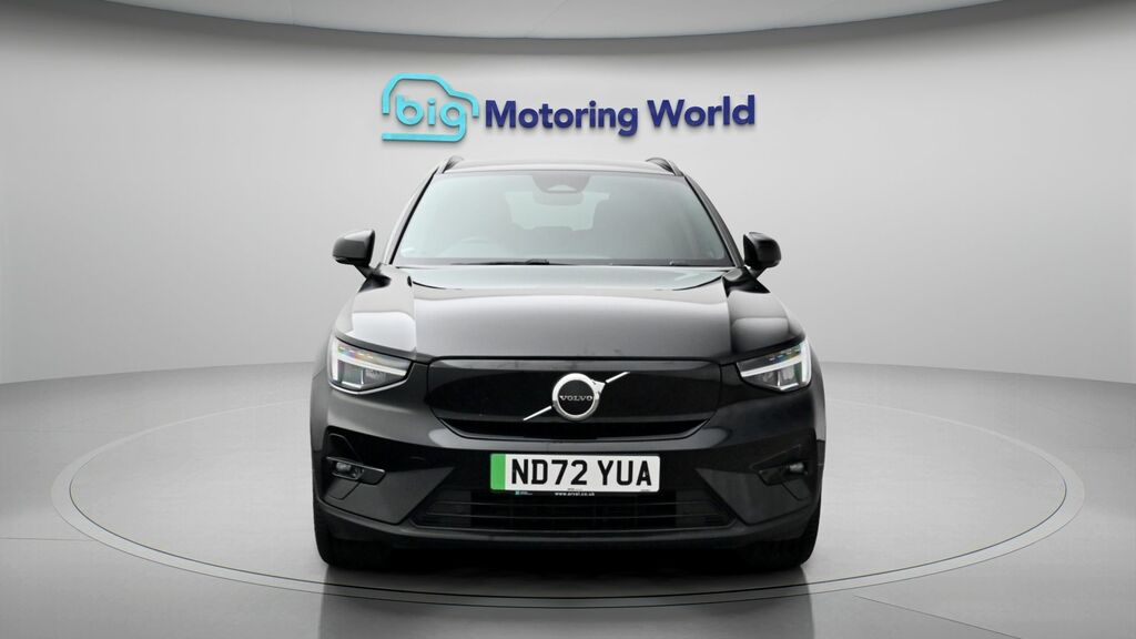 Volvo XC40 Plus Black #2