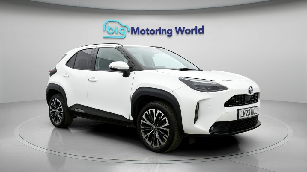 Toyota Yaris Cross Excel White