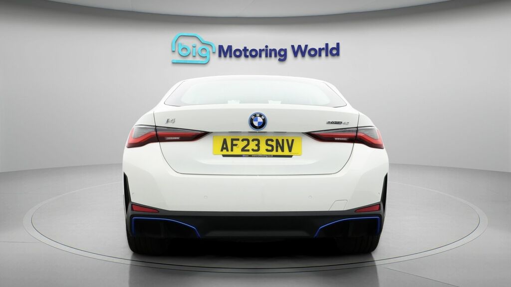 BMW i4 Sport White #6