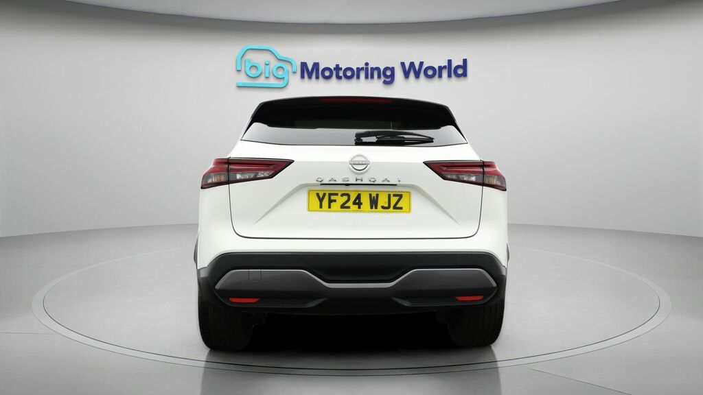 Nissan Qashqai N-connecta YF24WJZ White #6