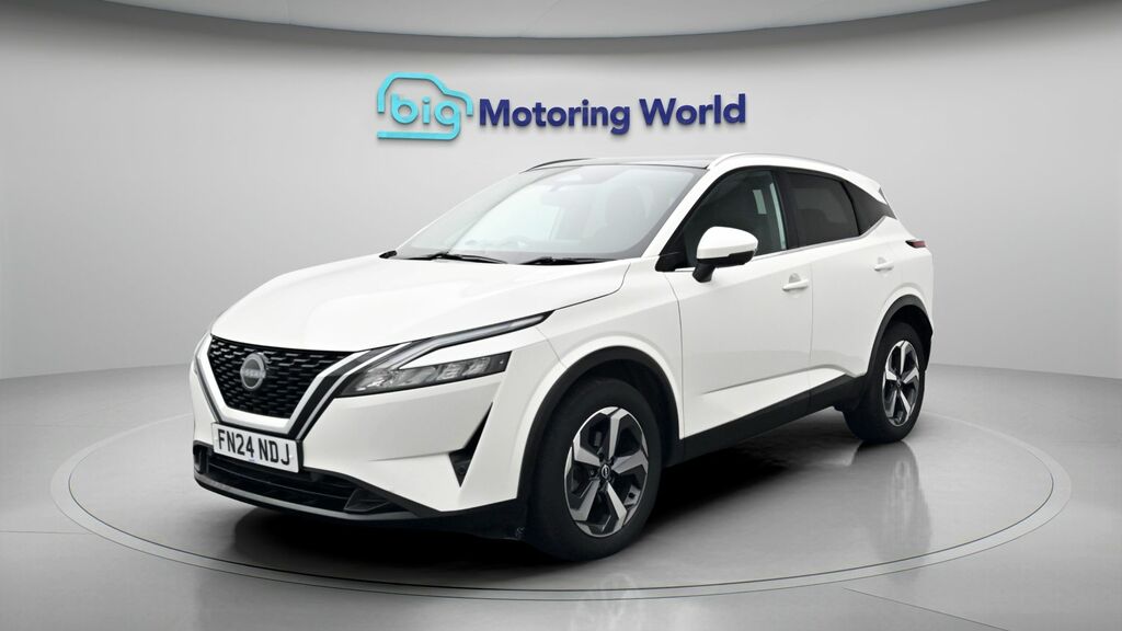 Nissan Qashqai N-connecta FN24NDJ White #3