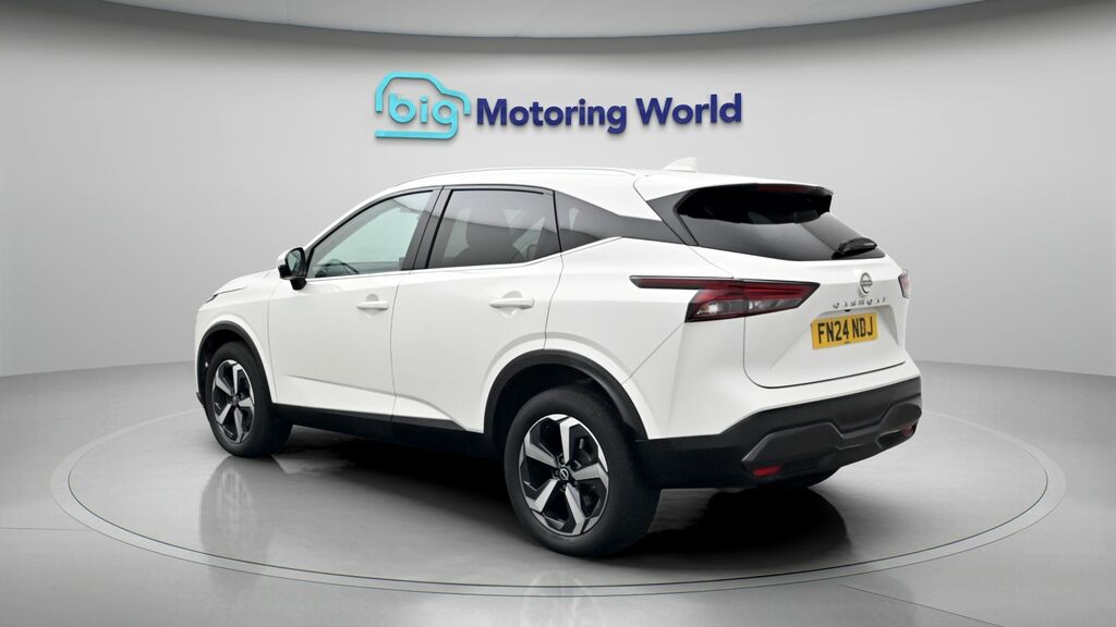 Nissan Qashqai N-connecta FN24NDJ White #5