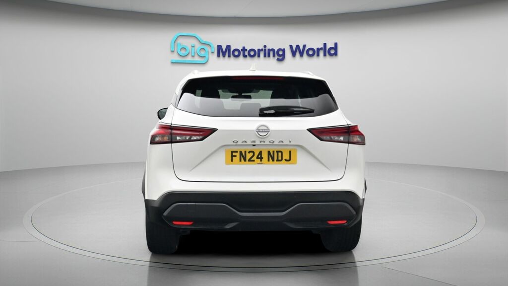 Nissan Qashqai N-connecta FN24NDJ White #6