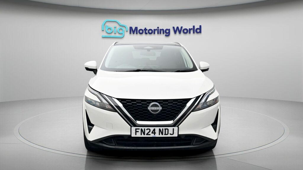 Nissan Qashqai N-connecta FN24NDJ White #2