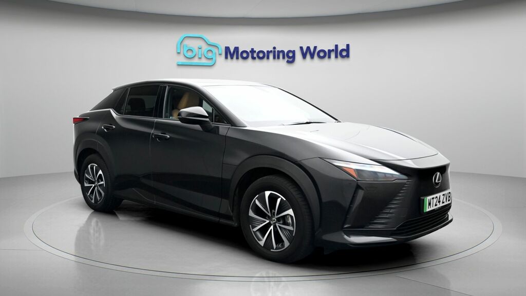 Lexus RZ Premium Black