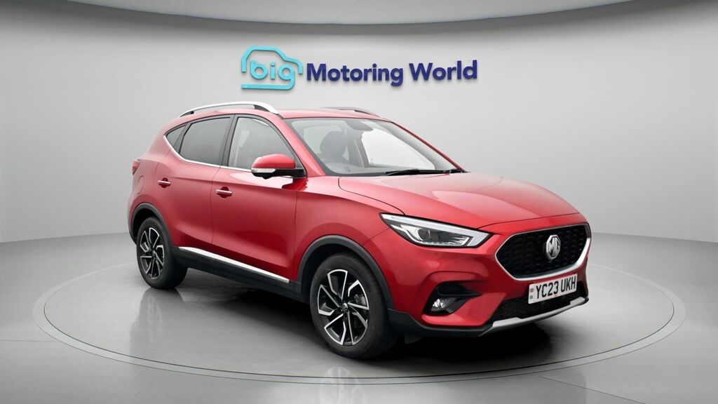 MG ZS Exclusive Red