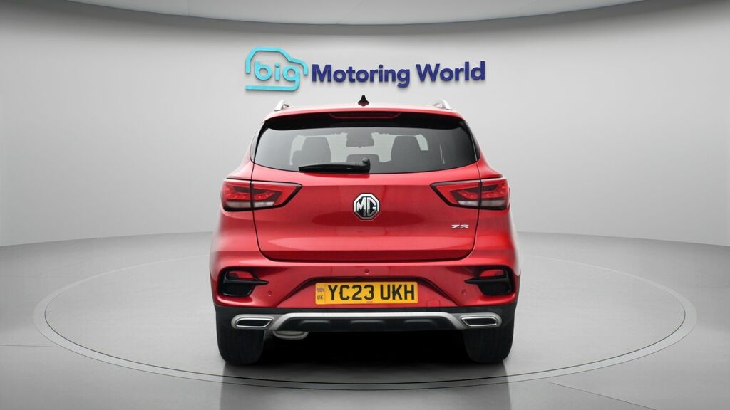MG ZS Exclusive Red #6