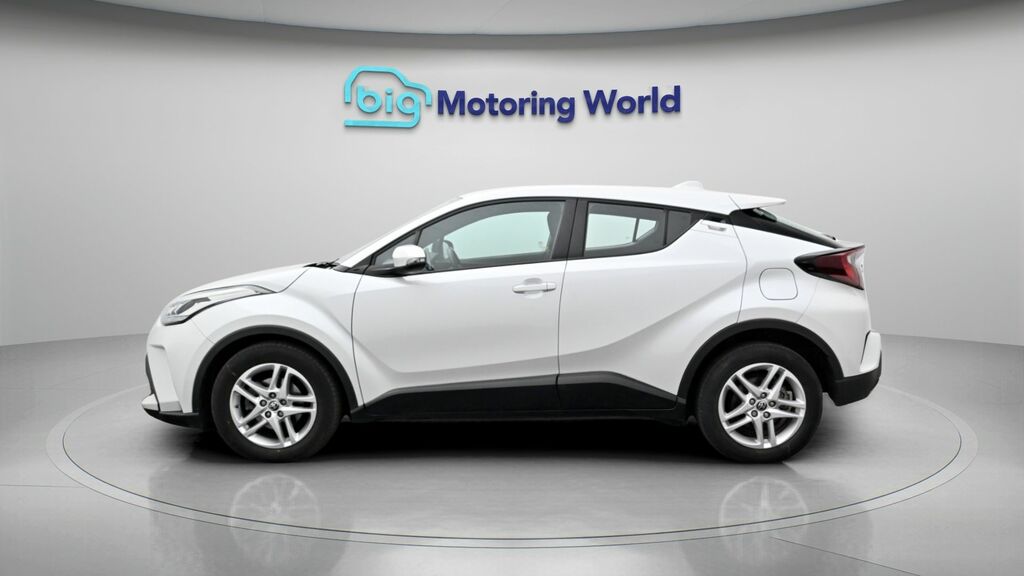 Toyota C-Hr Icon KV23GVY White #4