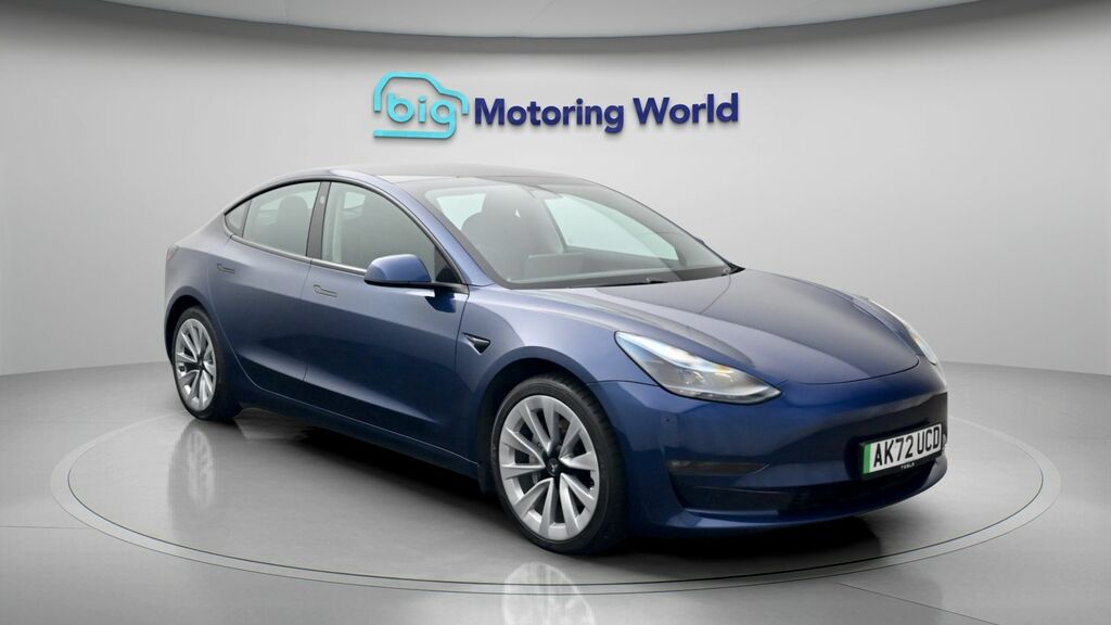 Tesla Model 3 Long Range Blue