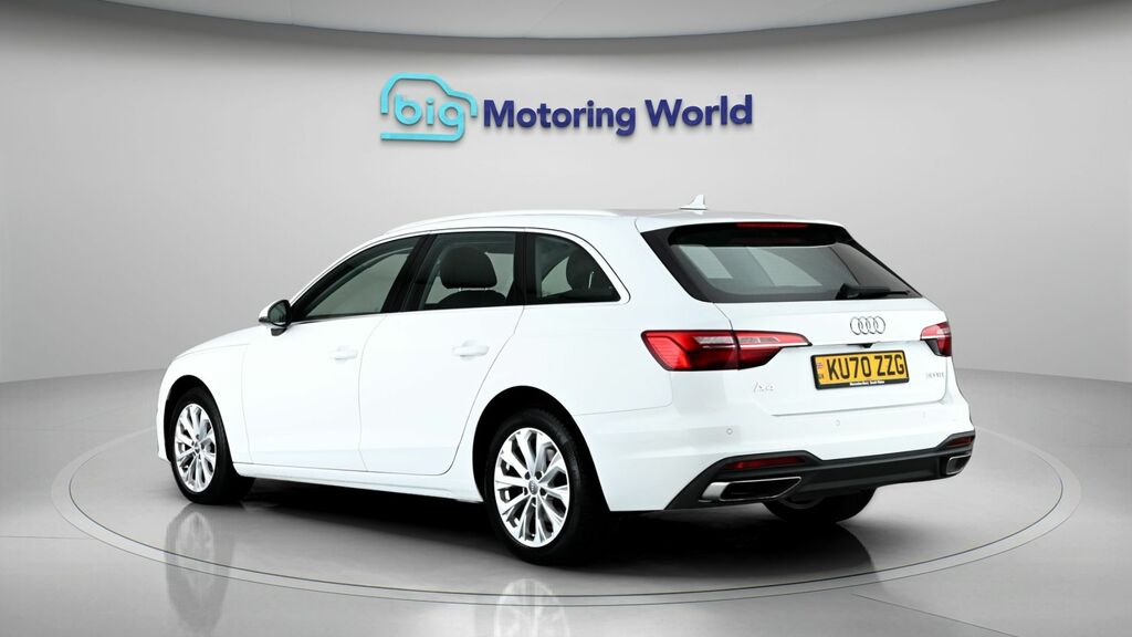 Audi A4 Avant Technik White #5