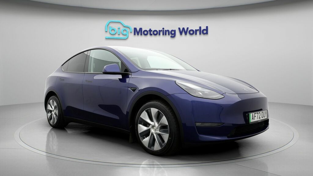 Tesla Model Y Long Range Blue