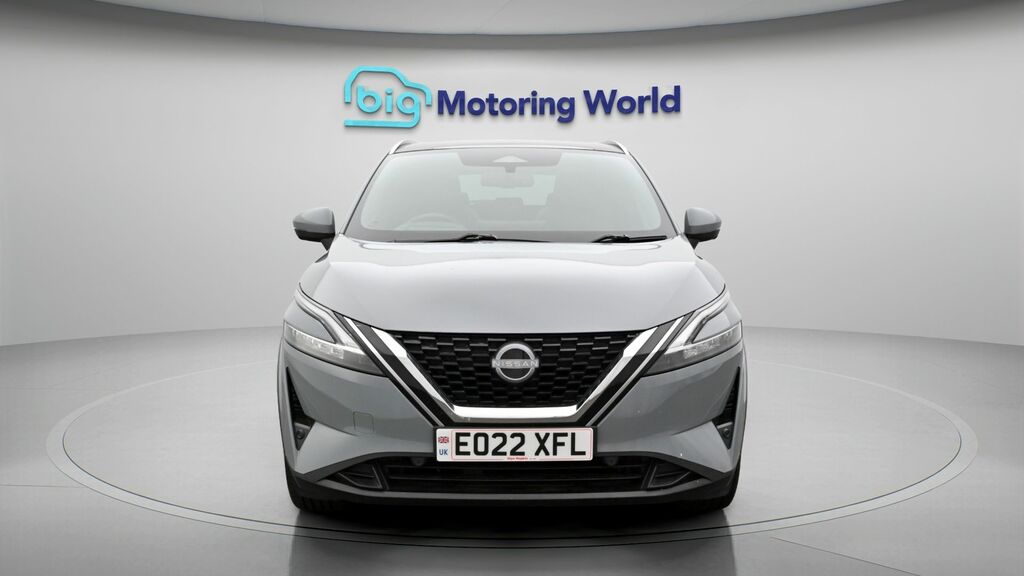 Nissan Qashqai Tekna EO22XFL Grey #2