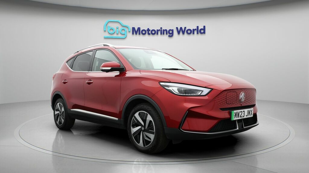 MG ZS Trophy Connect Long Range Red