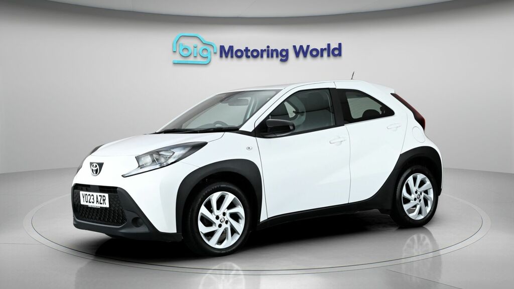 Toyota Aygo X Pure YO23AZR White #3