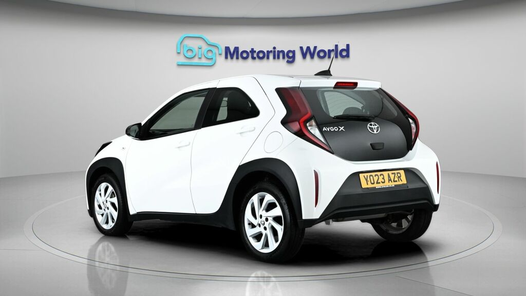 Toyota Aygo X Pure YO23AZR White #5