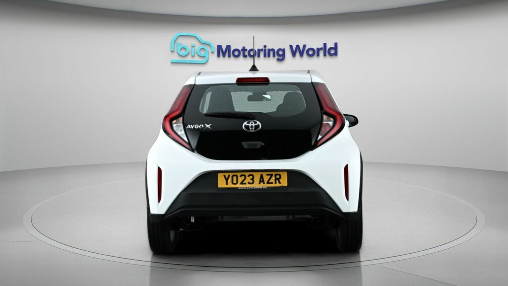Toyota Aygo X Pure YO23AZR White #6