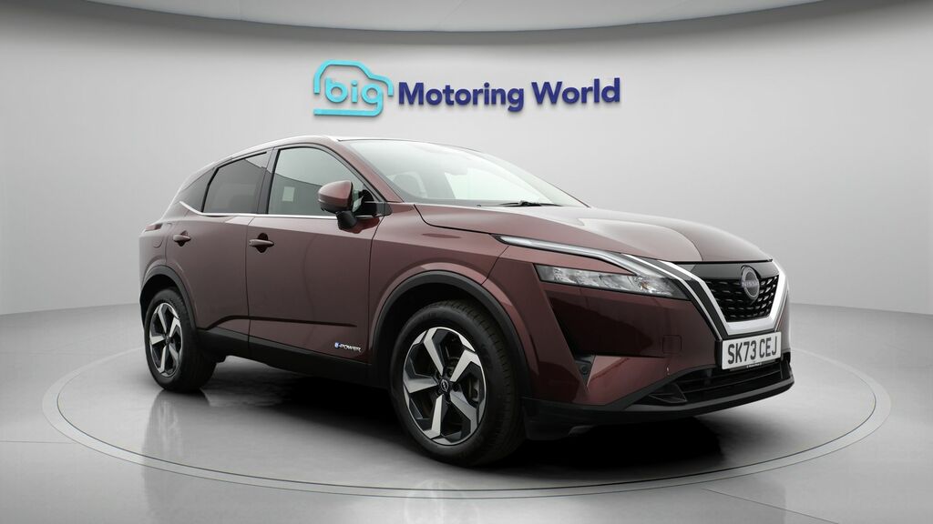 Nissan Qashqai N-connecta Red