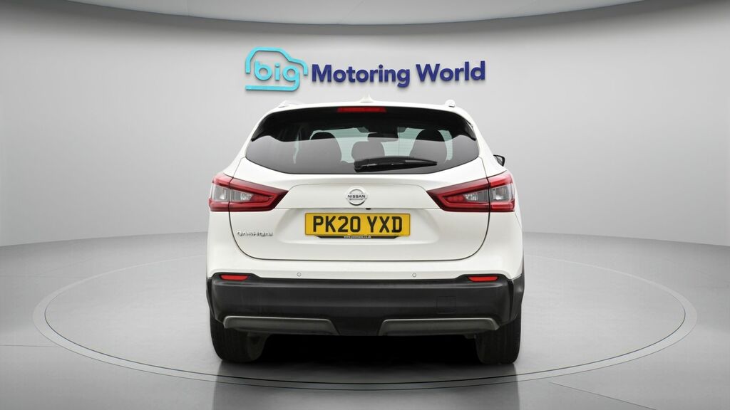 Nissan Qashqai Tekna PK20YXD White #6