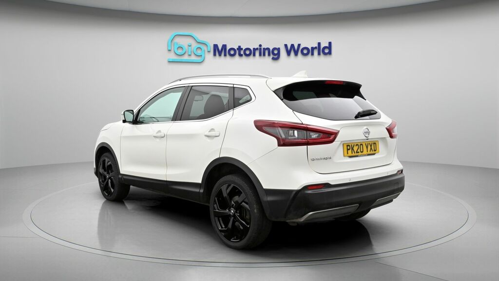 Nissan Qashqai Tekna PK20YXD White #5