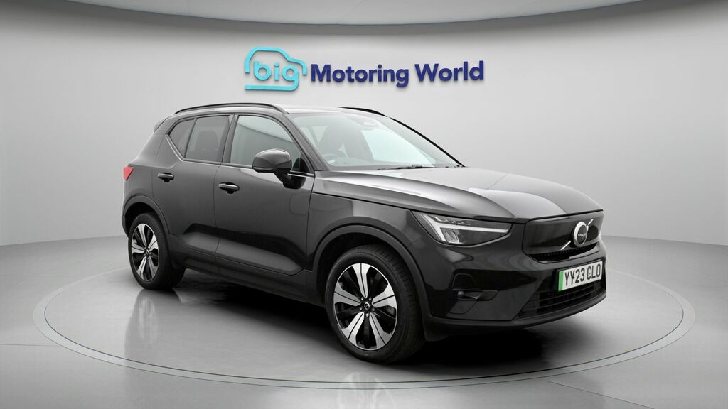 Volvo XC40 Plus Black