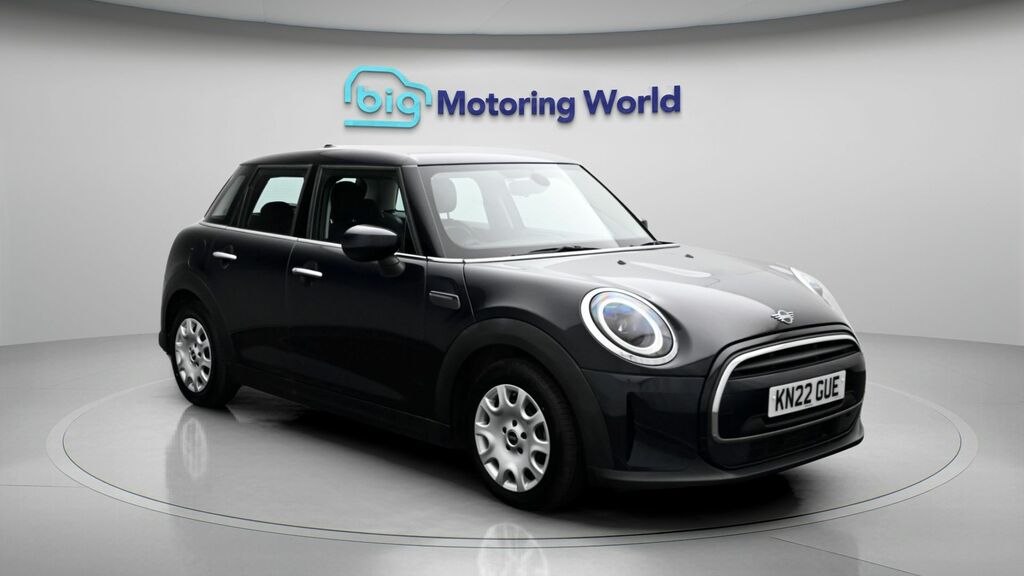 Mini Hatch One Classic Black