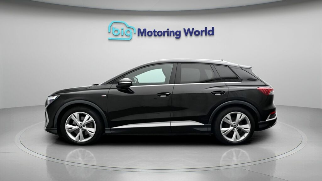 Audi Q4 E Tron S Line KV22YEL Black #4