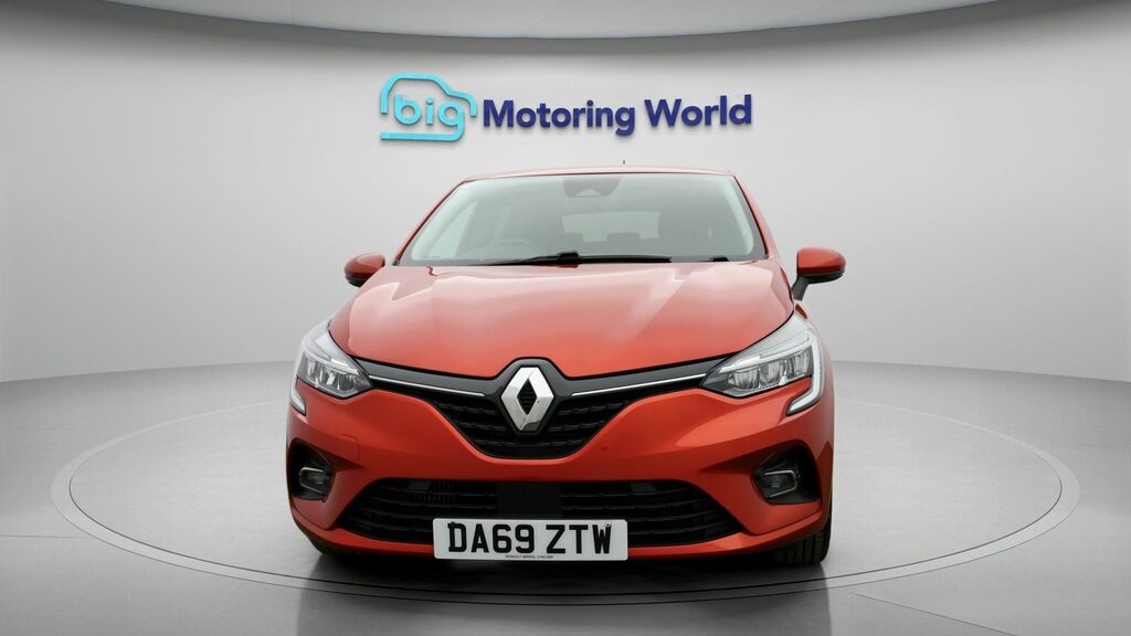 Renault Clio Iconic Red #2