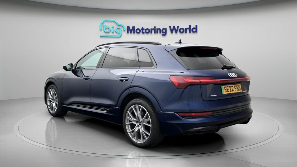 Audi E-tron Black Edition RE22FNH Blue #5