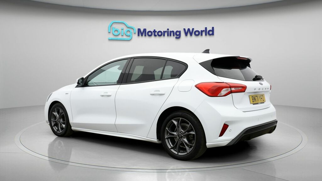 Ford Focus St-line Edition BN71YFZ White #5