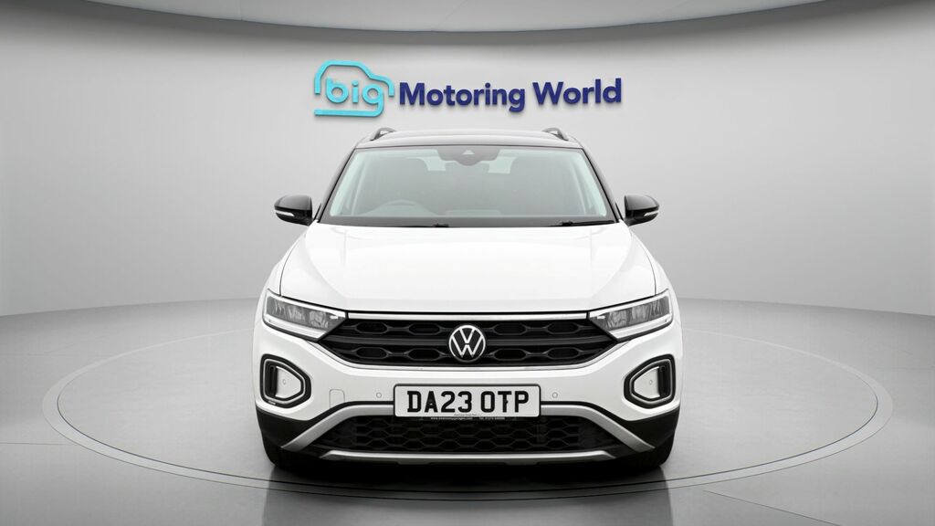 Volkswagen T-Roc Life DA23OTP White #2
