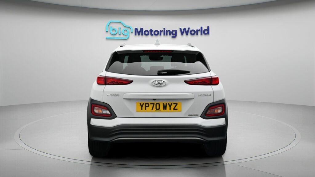 Hyundai Kona Premium Se White #6