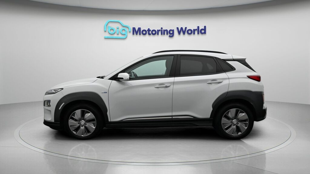 Hyundai Kona Premium Se White #4