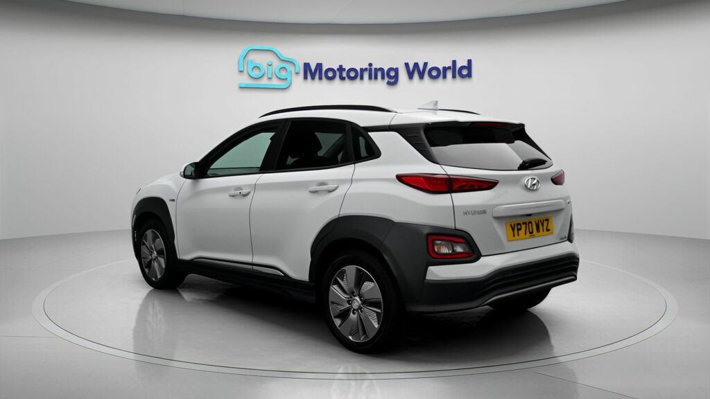 Hyundai Kona Premium Se White #5