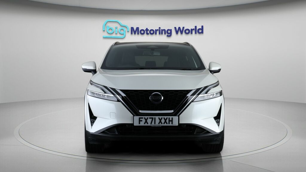 Nissan Qashqai Tekna White #2