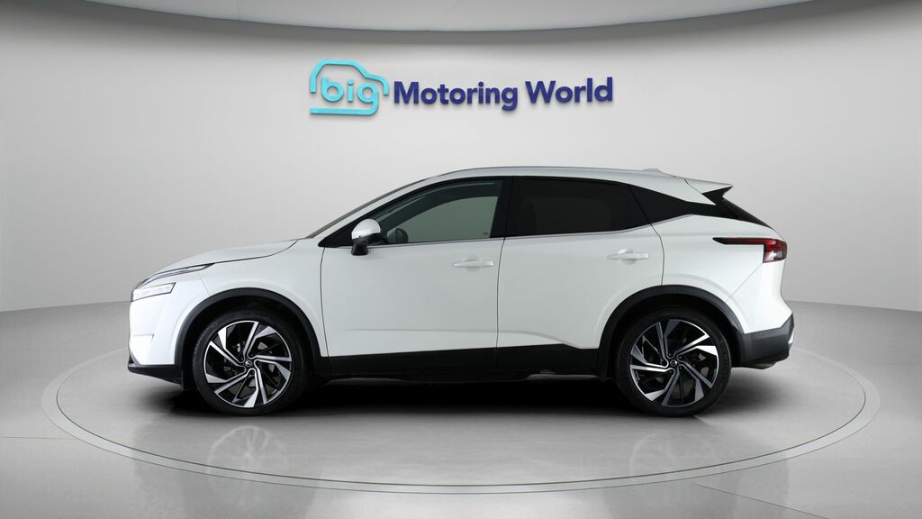 Nissan Qashqai Tekna White #4