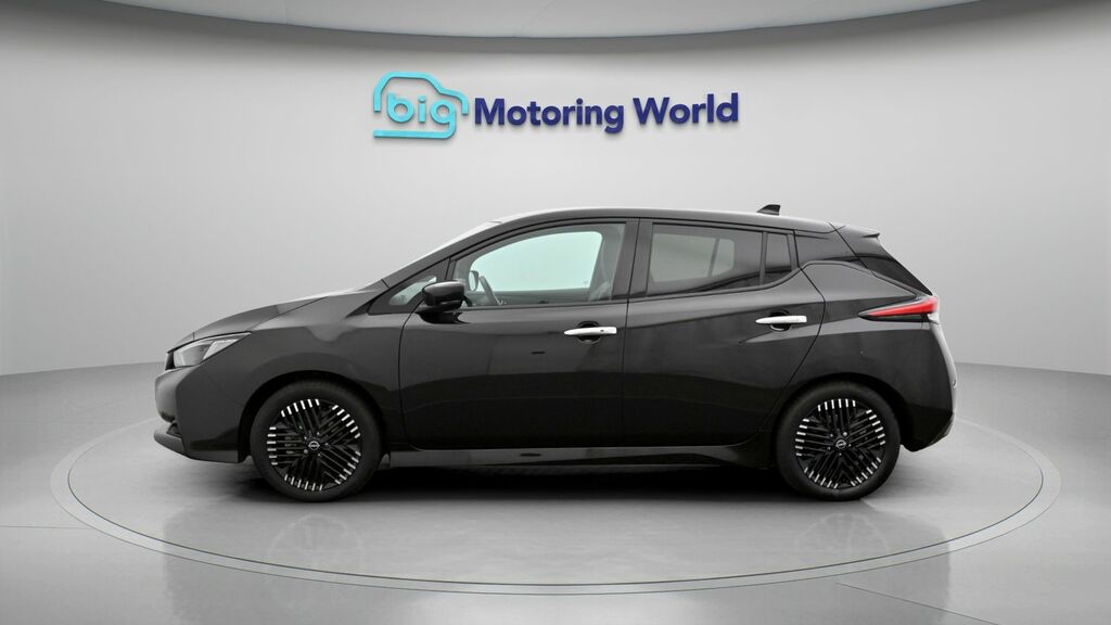 Nissan Leaf Tekna Black #4
