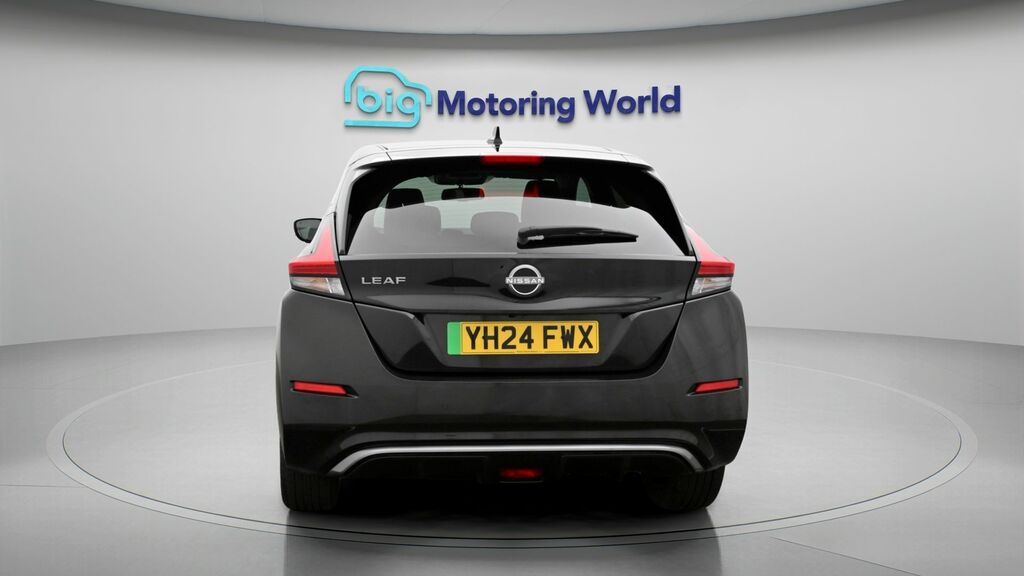 Nissan Leaf Tekna Black #6