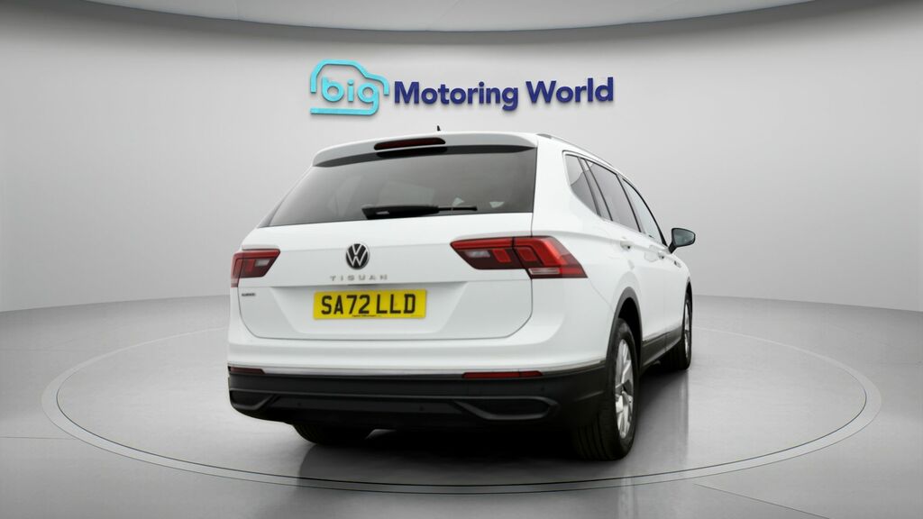 Volkswagen Tiguan Allspace Life White #6