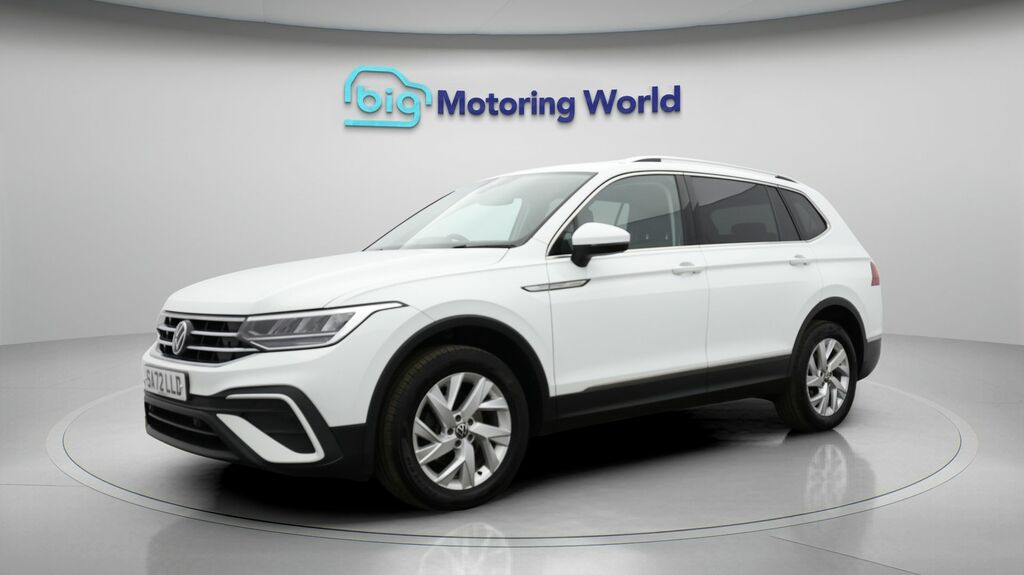 Volkswagen Tiguan Allspace Life White #3