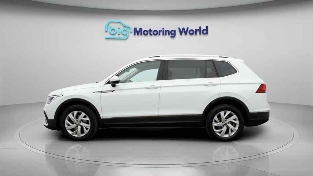 Volkswagen Tiguan Allspace Life White #4
