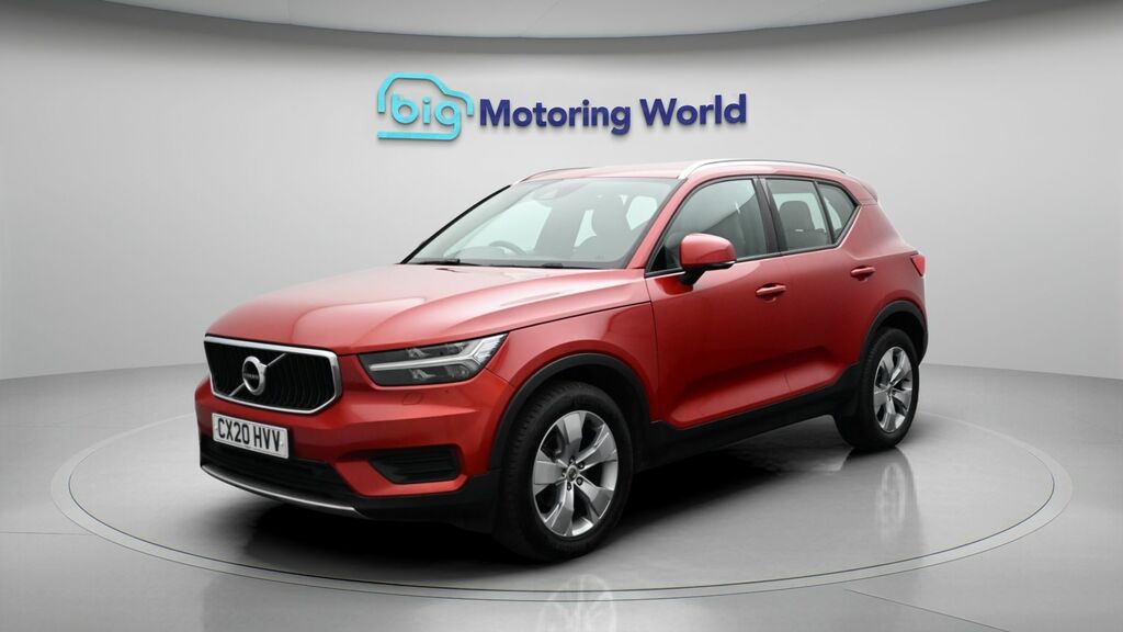 Volvo XC40 Momentum Red #3
