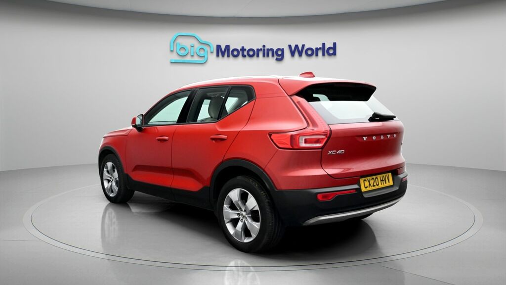 Volvo XC40 Momentum Red #5
