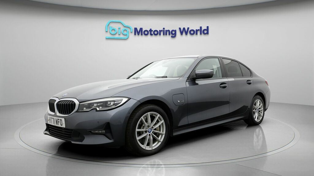 BMW 3 Series Se Pro HT71WFO Grey #3